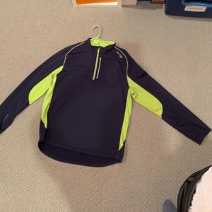 Nice Saucony quarter zip pullover